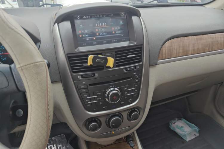 Used Buick Excelle 2015 1.5L Manual Luxury Model Audio And AC Panel