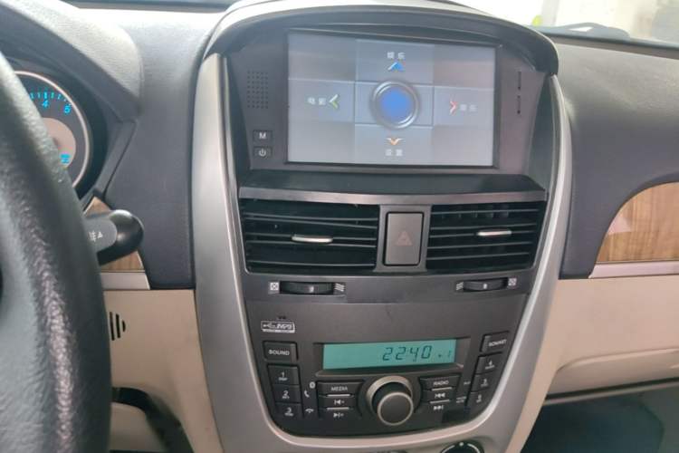 Used Buick Excelle 2015 1.5L Automatic Classic Model Audio And AC Panel