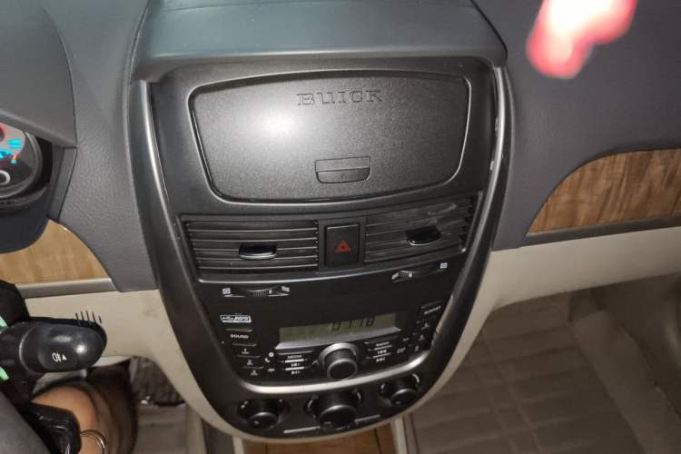 Used Buick Excelle 2015 1.5L Automatic Classic Model Audio And AC Panel