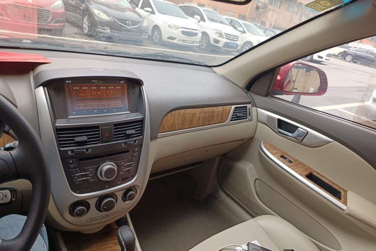 Used Buick Excelle 2015 1.5L Automatic Classic Model Audio And AC Panel