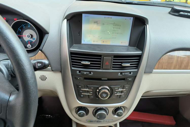 Used Buick Excelle 2015 1.5L Automatic Classic Model Audio And AC Panel