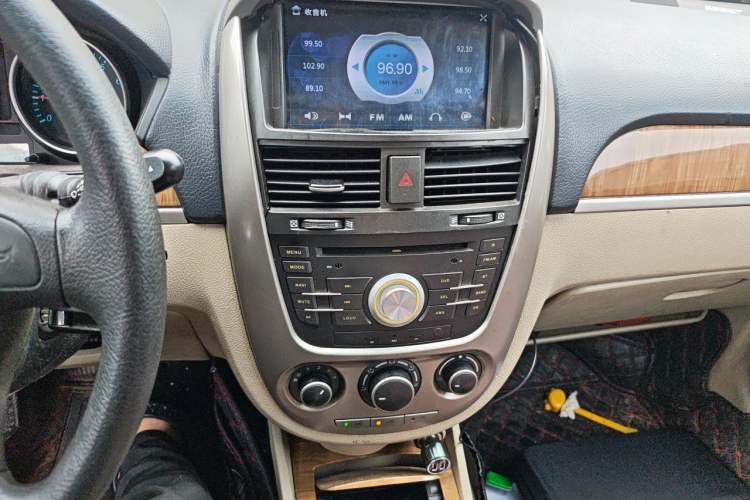 Used Buick Excelle 2015 1.5L Manual Classic Trim Audio And AC Panel