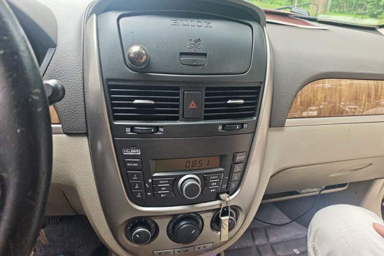 Used Buick Excelle 2015 1.5L Automatic Classic Model Audio And AC Panel