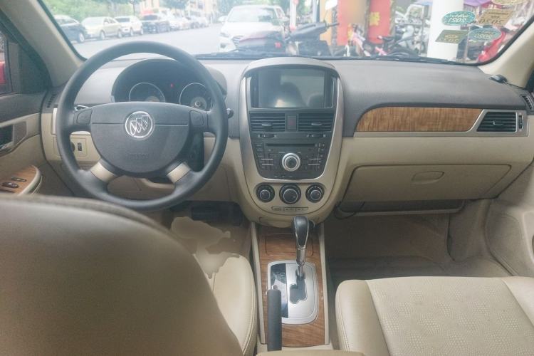 Used Buick Excelle 2015 1.5L Automatic Classic Model Center Console