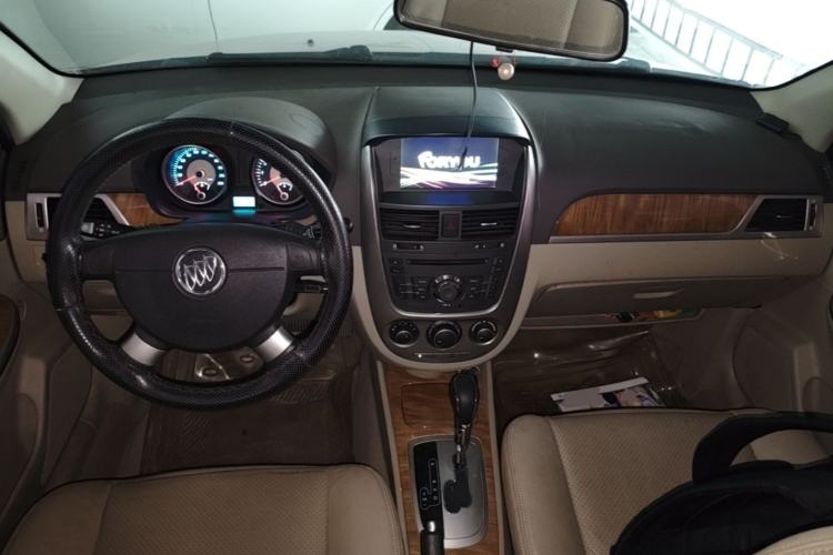 Used Buick Excelle 2015 1.5L Automatic Classic Model Center Console
