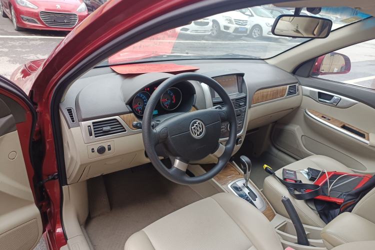 Used Buick Excelle 2015 1.5L Automatic Classic Model Center Console