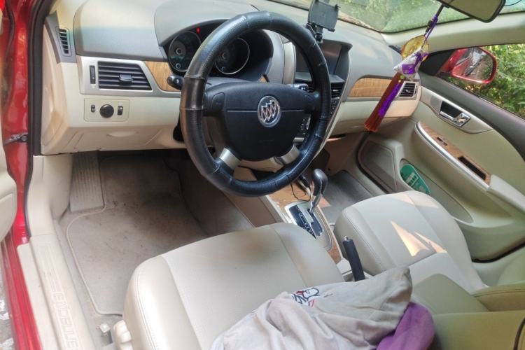Used Buick Excelle 2015 1.5L Automatic Classic Model Center Console