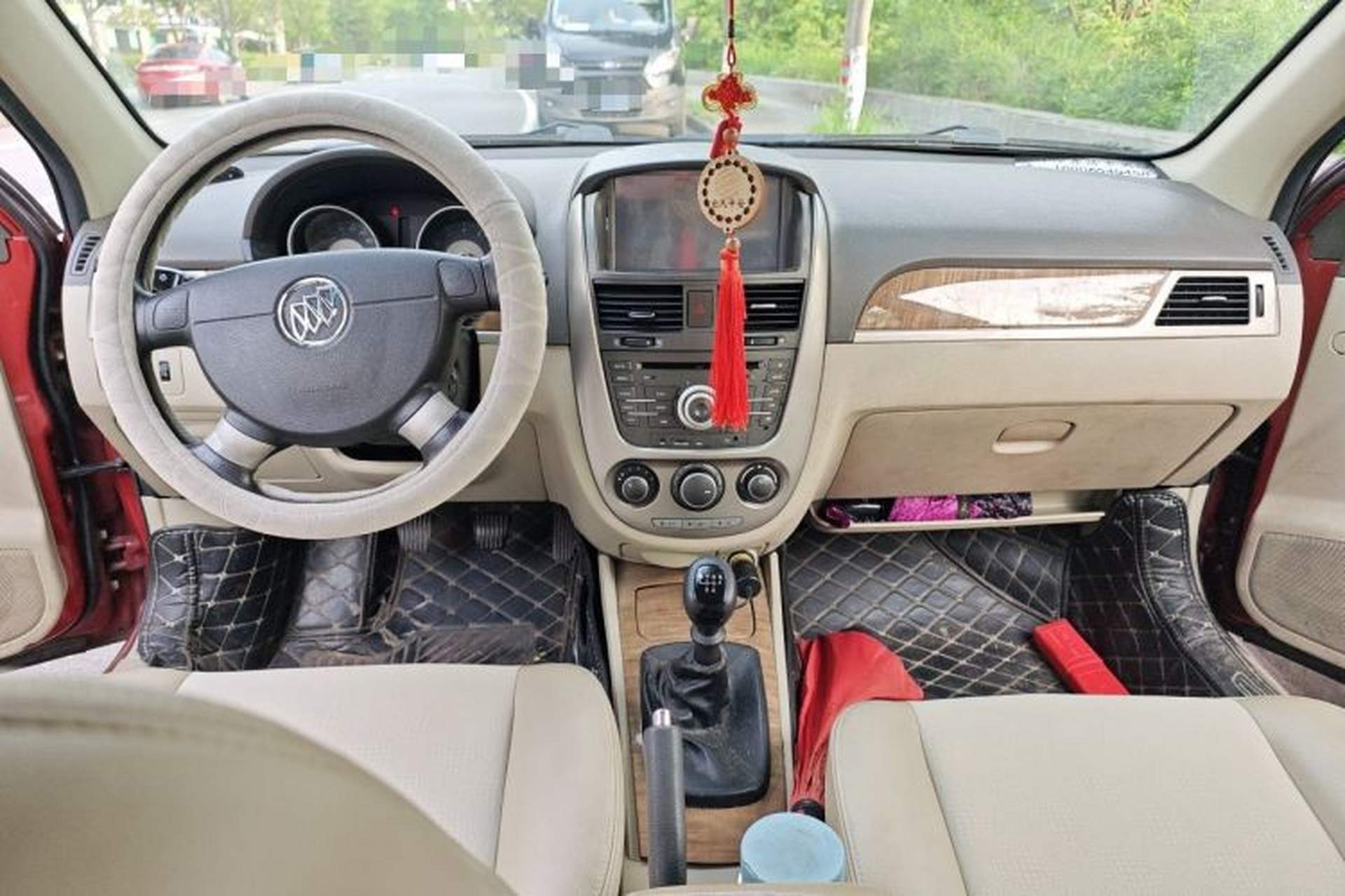 Used Buick Excelle 2015 1.5L Manual Classic Trim Center Console