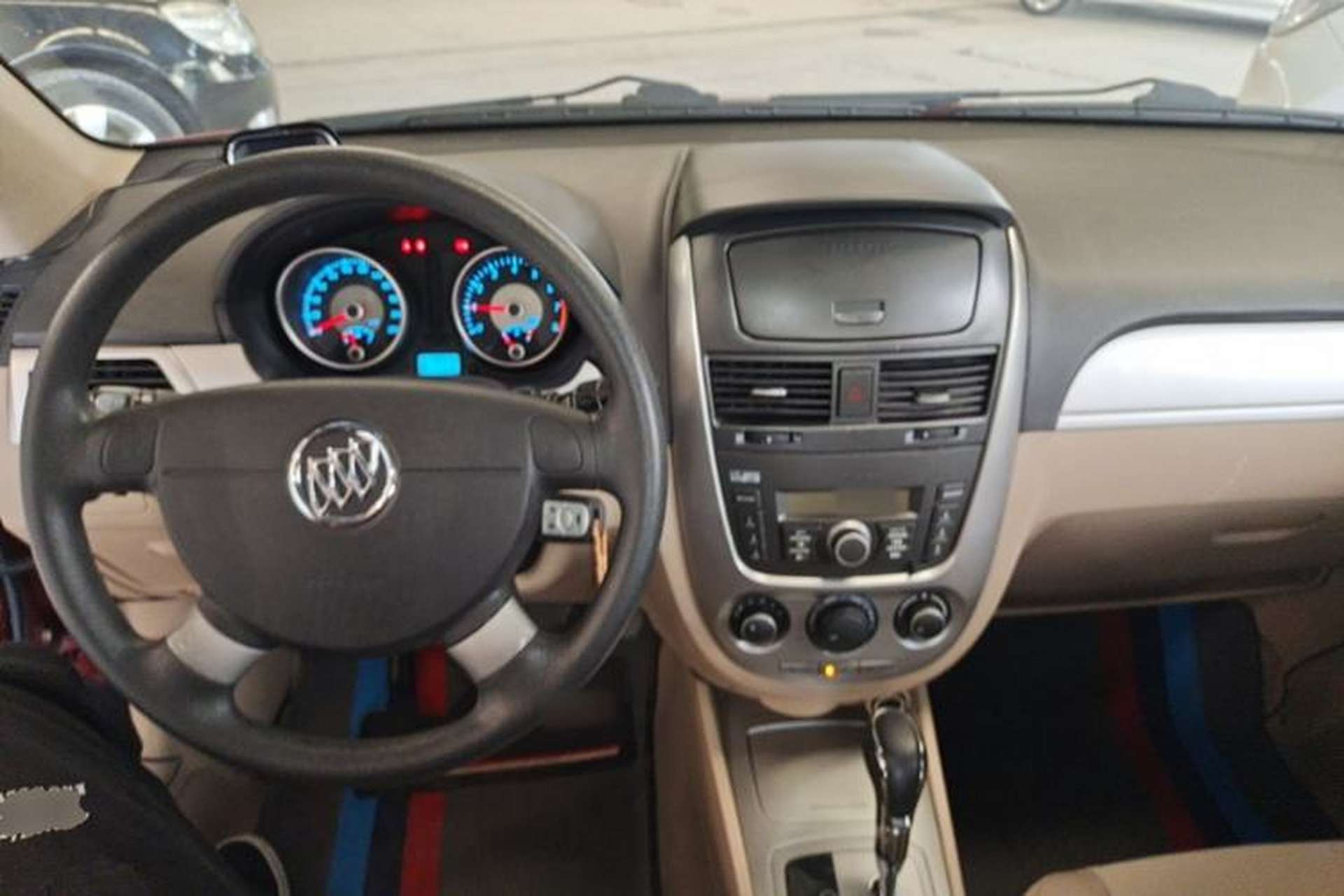 Used Buick Excelle 2015 1.5L Automatic Classic Model Center Console