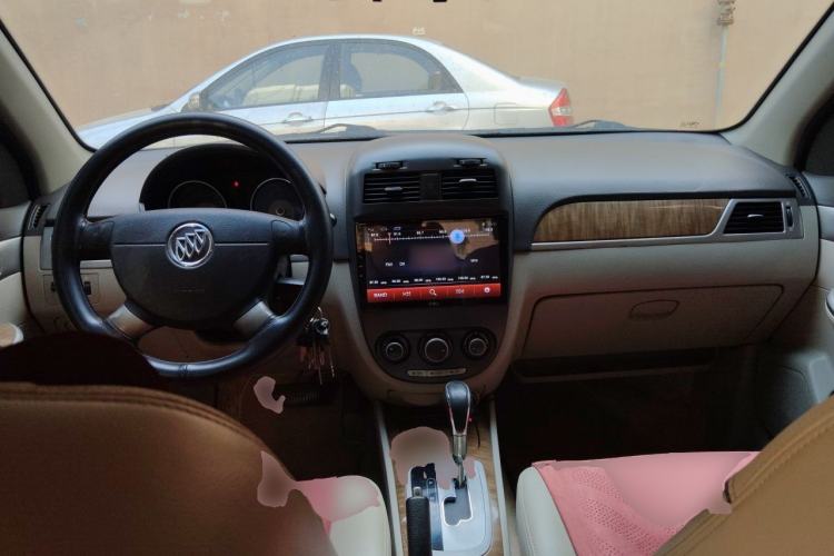 Used Buick Excelle 2015 1.5L Automatic Classic Model Center Console
