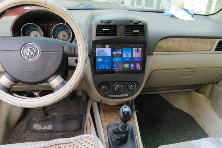 Used Buick Excelle 2015 1.5L Manual Classic Trim Center Console