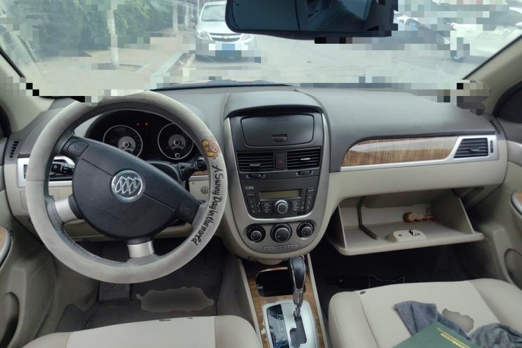 Used Buick Excelle 2015 1.5L Automatic Classic Model Center Console