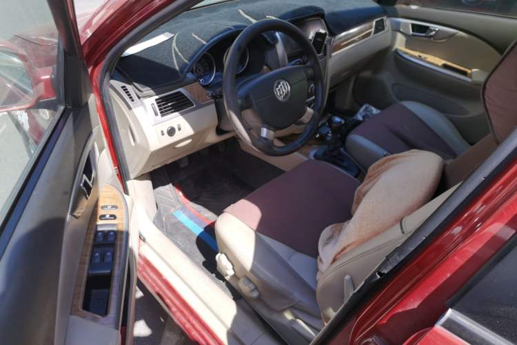 Used Buick Excelle 2015 1.5L Manual Luxury Model Driver Seat