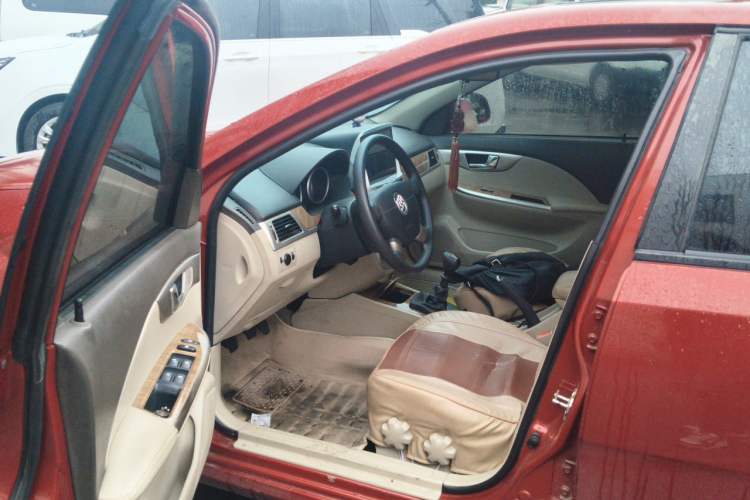 Used Buick Excelle 2015 1.5L Manual Luxury Model Driver Seat