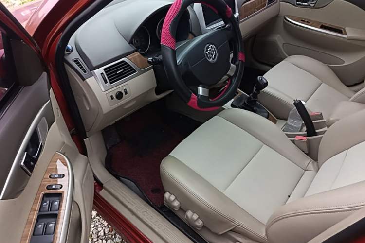 Used Buick Excelle 2015 1.5L Manual Classic Trim Driver Seat