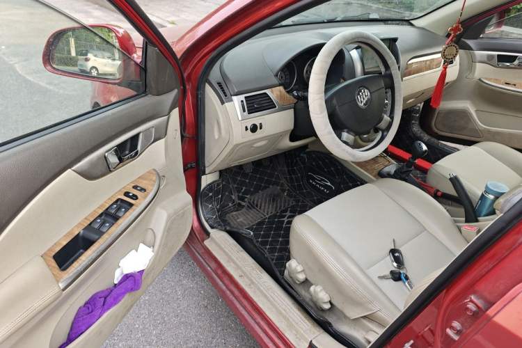 Used Buick Excelle 2015 1.5L Manual Classic Trim Driver Seat