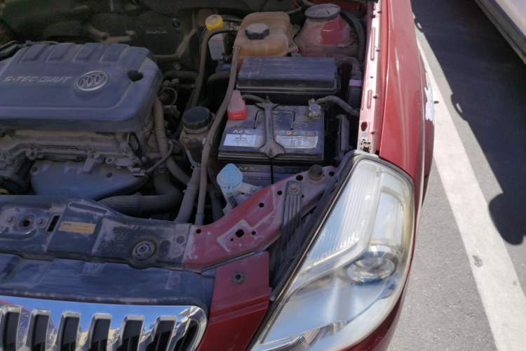 Used Buick Excelle 2015 1.5L Manual Luxury Model Engine Bay Left