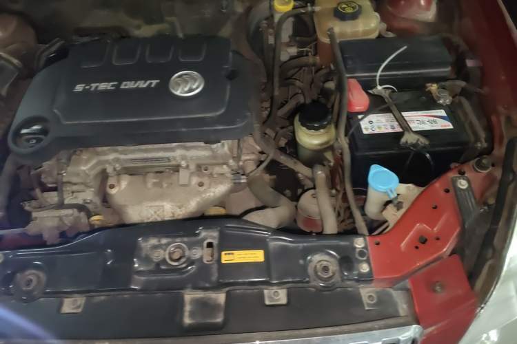 Used Buick Excelle 2015 1.5L Manual Classic Trim Engine Bay Left