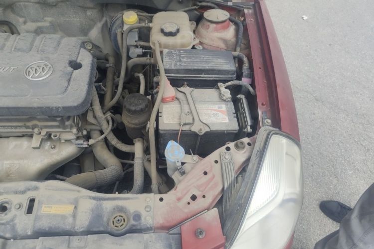 Used Buick Excelle 2015 1.5L Manual Classic Trim Engine Bay Left