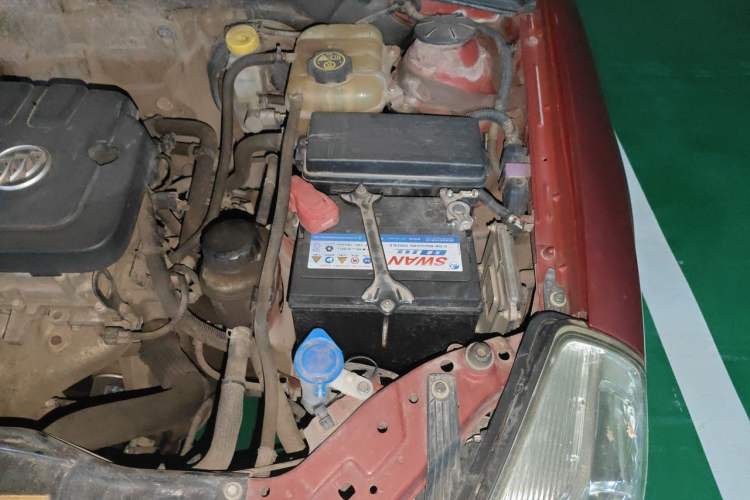 Used Buick Excelle 2015 1.5L Manual Classic Trim Engine Bay Left