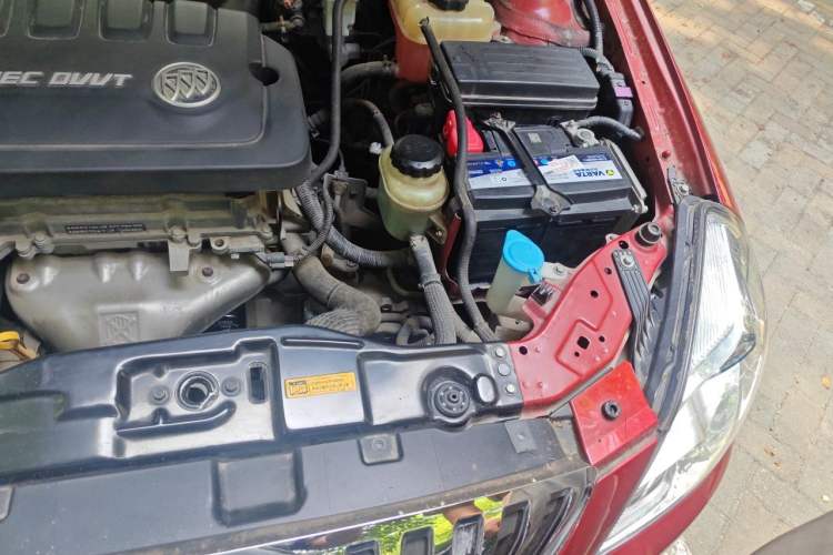 Used Buick Excelle 2015 1.5L Automatic Classic Model Engine Bay Left