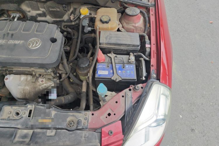 Used Buick Excelle 2015 1.5L Automatic Classic Model Engine Bay Left