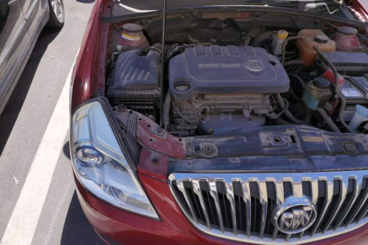 Used Buick Excelle 2015 1.5L Manual Luxury Model Engine Bay Right