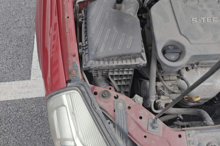 Used Buick Excelle 2015 1.5L Manual Luxury Model Engine Bay Right