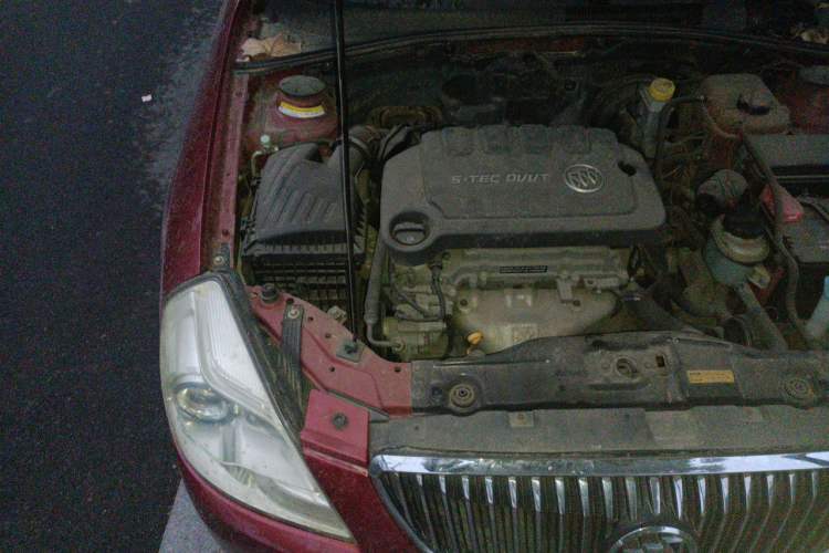 Used Buick Excelle 2015 1.5L Manual Classic Trim Engine Bay Right