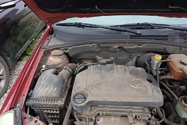 Used Buick Excelle 2015 1.5L Manual Classic Trim Engine Bay Right