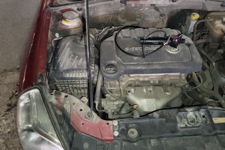 Used Buick Excelle 2015 1.5L Manual Classic Trim Engine Bay Right