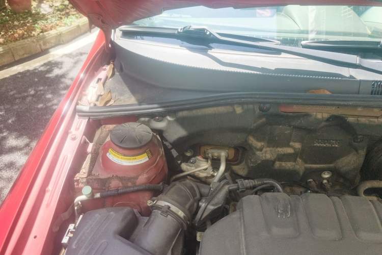 Used Buick Excelle 2015 1.5L Automatic Classic Model Engine Bay Right