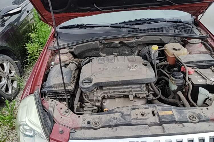 Used Buick Excelle 2015 1.5L Manual Classic Trim Engine Bay Right
