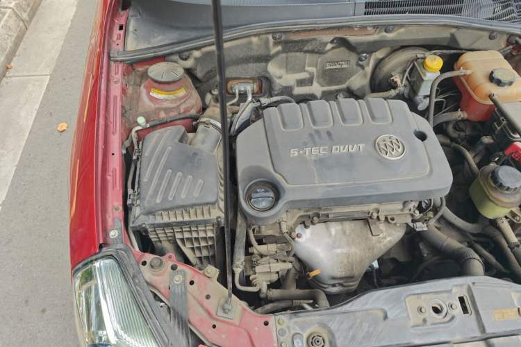 Used Buick Excelle 2015 1.5L Automatic Classic Model Engine Bay Right