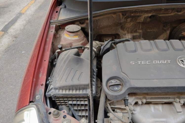 Used Buick Excelle 2015 1.5L Automatic Classic Model Engine Bay Right