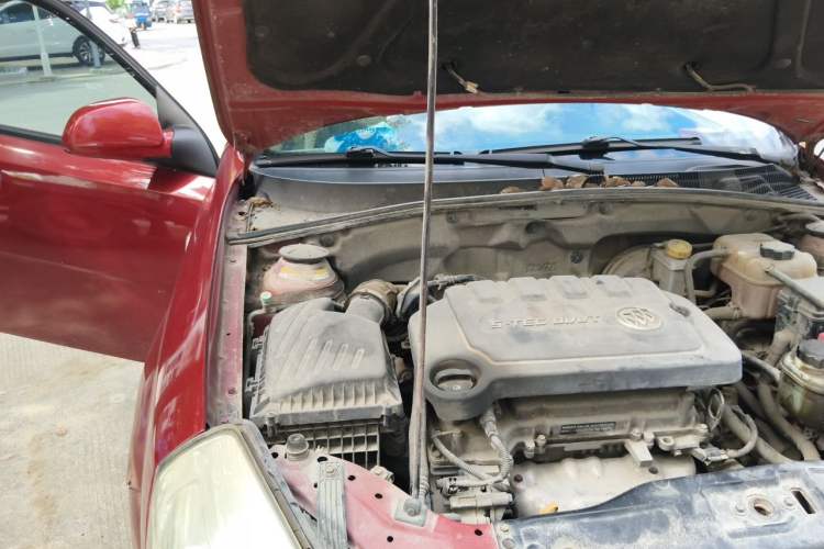 Used Buick Excelle 2015 1.5L Manual Classic Trim Engine Bay Right