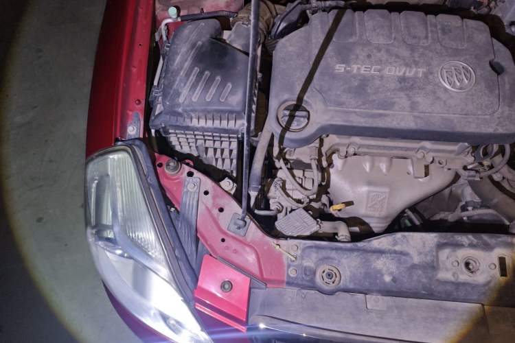 Used Buick Excelle 2015 1.5L Automatic Classic Model Engine Bay Right