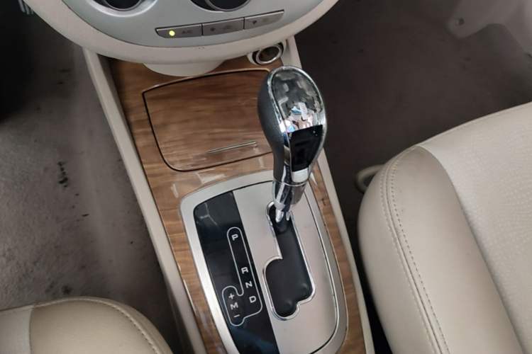 Used Buick Excelle 2015 1.5L Automatic Classic Model Gear Lever