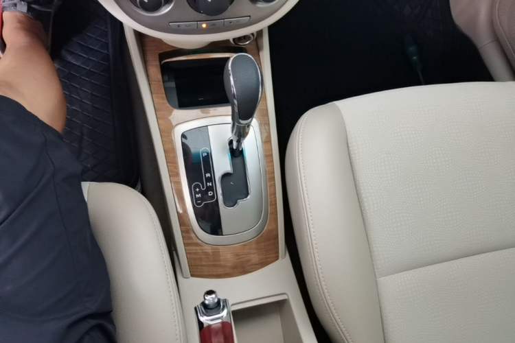 Used Buick Excelle 2015 1.5L Automatic Classic Model Gear Lever