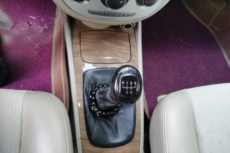 Used Buick Excelle 2015 1.5L Manual Classic Trim Gear Lever
