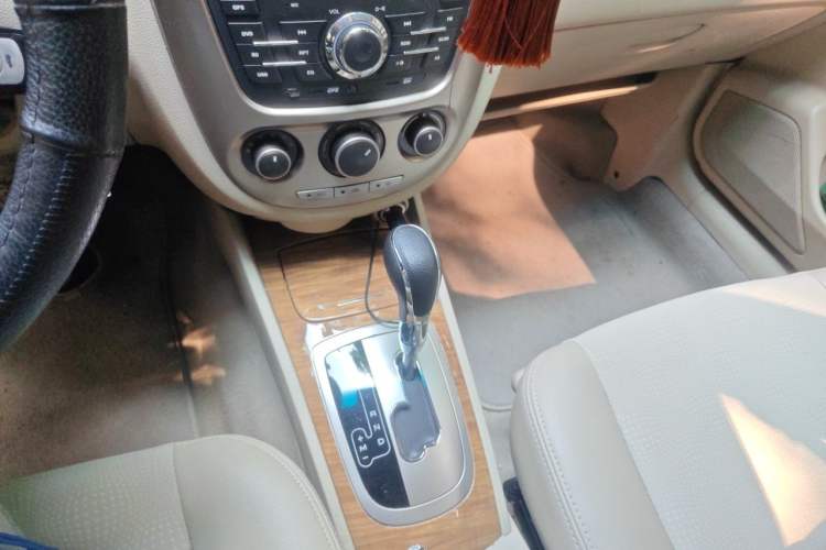 Used Buick Excelle 2015 1.5L Automatic Classic Model Gear Lever