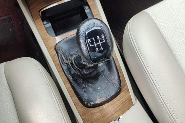Used Buick Excelle 2015 1.5L Manual Classic Trim Gear Lever