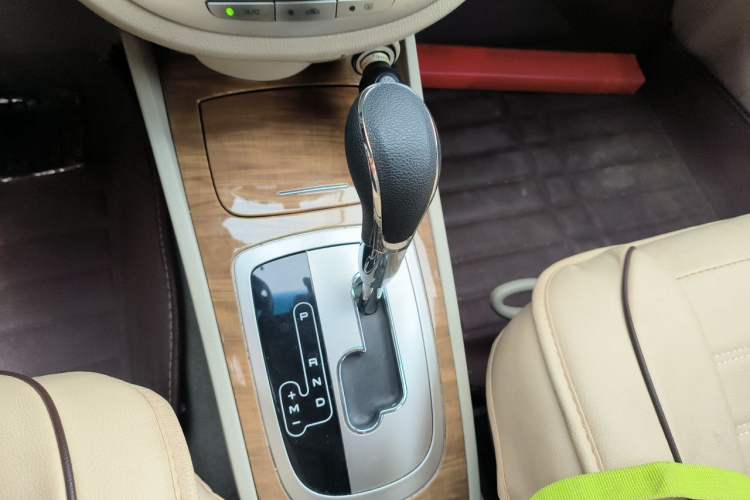 Used Buick Excelle 2015 1.5L Automatic Classic Model Gear Lever