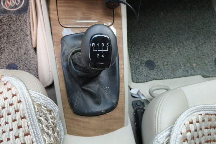 Used Buick Excelle 2015 1.5L Manual Classic Trim Gear Lever