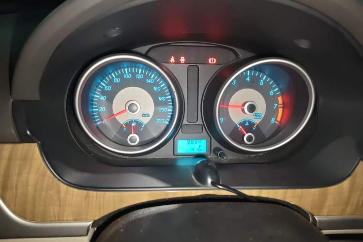 Used Buick Excelle 2015 1.5L Manual Classic Trim Instrument Cluster