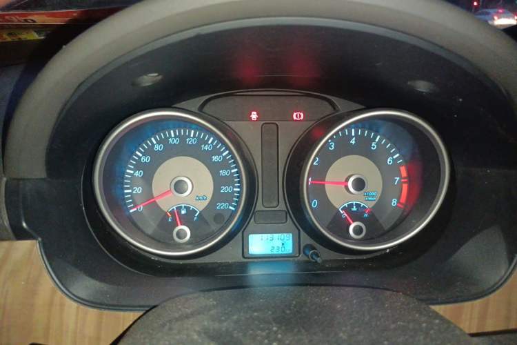 Used Buick Excelle 2015 1.5L Manual Classic Trim Instrument Cluster
