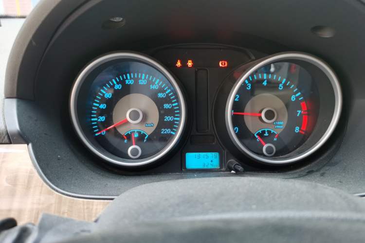 Used Buick Excelle 2015 1.5L Manual Classic Trim Instrument Cluster