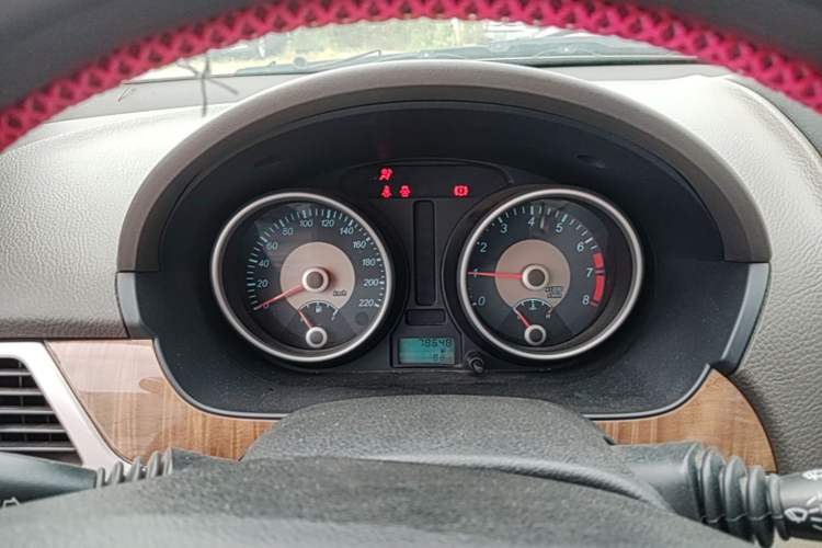 Used Buick Excelle 2015 1.5L Manual Classic Trim Instrument Cluster