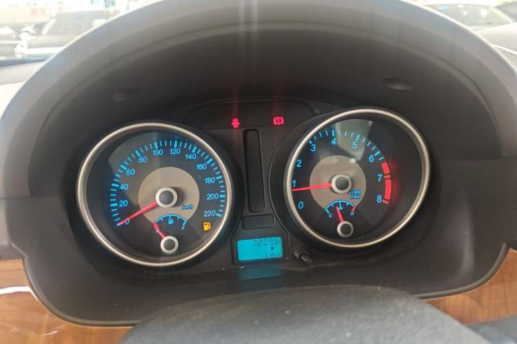 Used Buick Excelle 2015 1.5L Manual Classic Trim Instrument Cluster