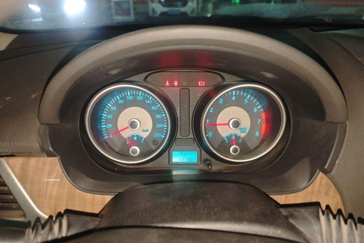 Used Buick Excelle 2015 1.5L Manual Classic Trim Instrument Cluster